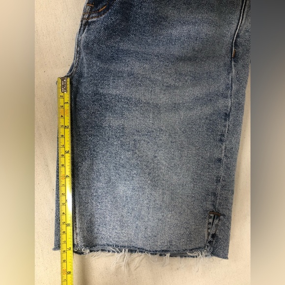 Free people button fly Bermuda boho distressed denim shorts size 26 - Picture 8 of 13